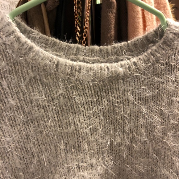 Cropped Hollister Sweater - Picture 3 of 4